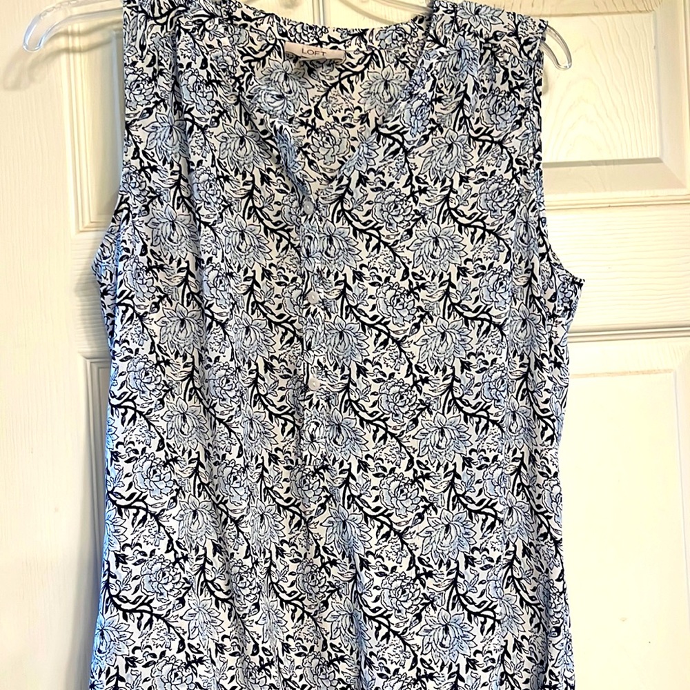 Loft print sleeveless blouse